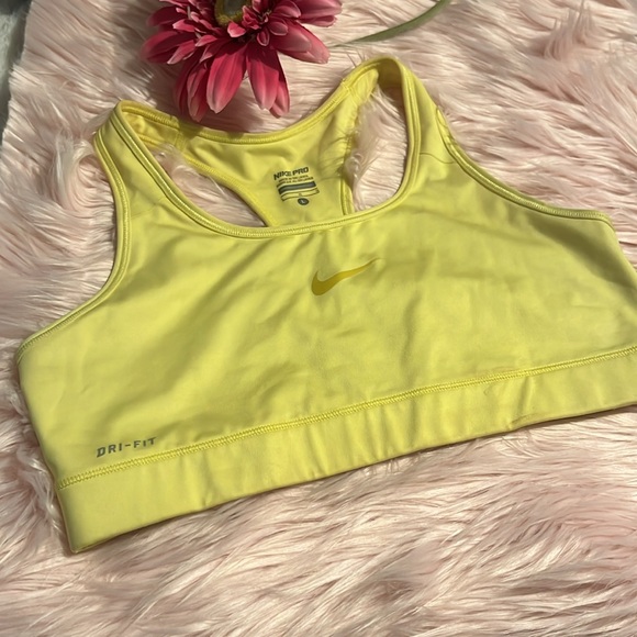Nike/Victoria Sport/Avia Sports Bra bundle ALL LARGE - Picture 3 of 9